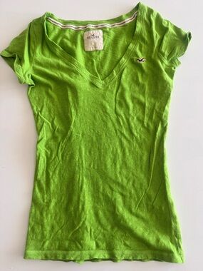 HOLLISTER Y2K Vneck fitted short sleeve shirt Size Small